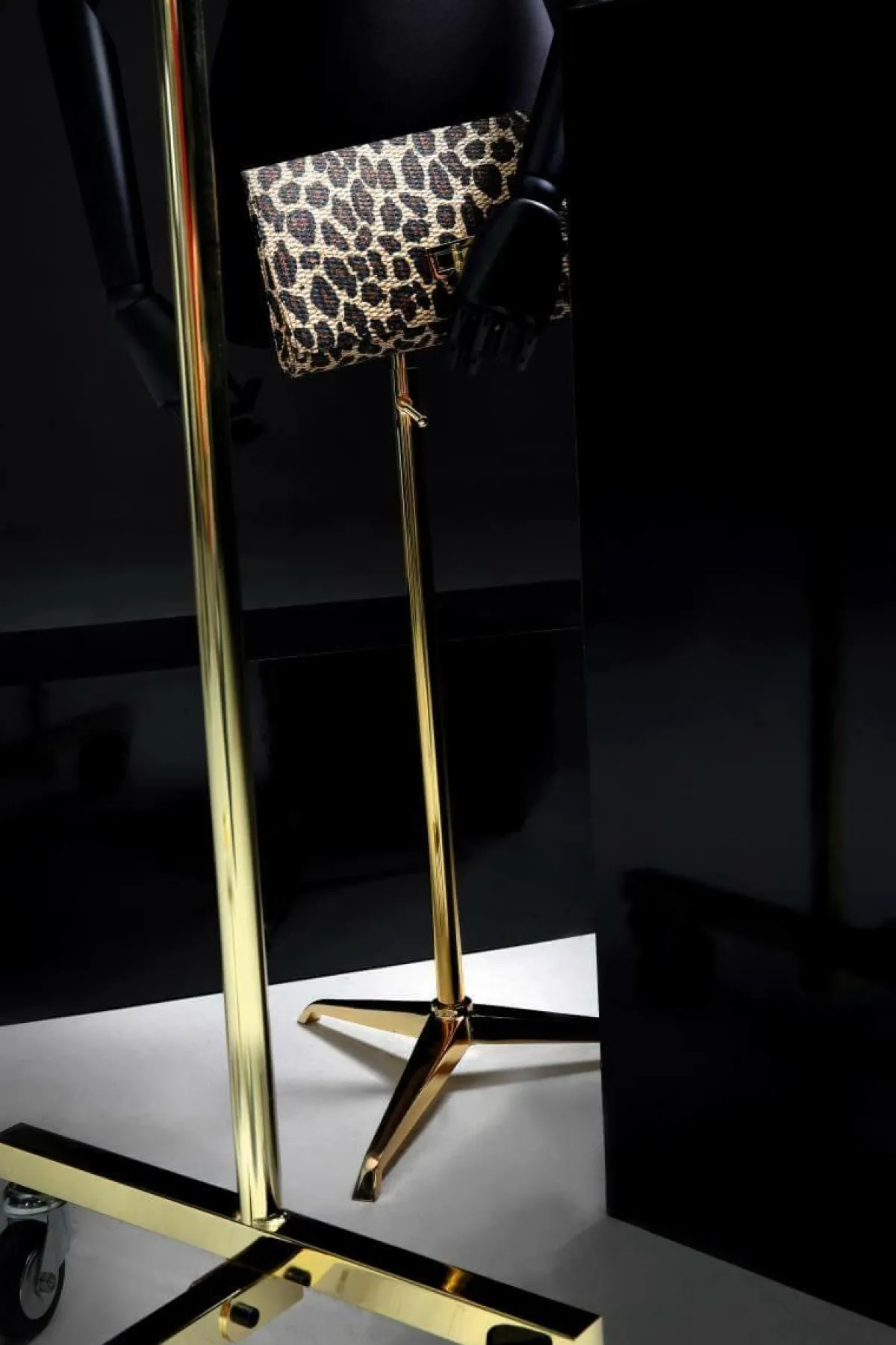 Sale DecoWoerner Büsten-Ständer Dreibein, gold