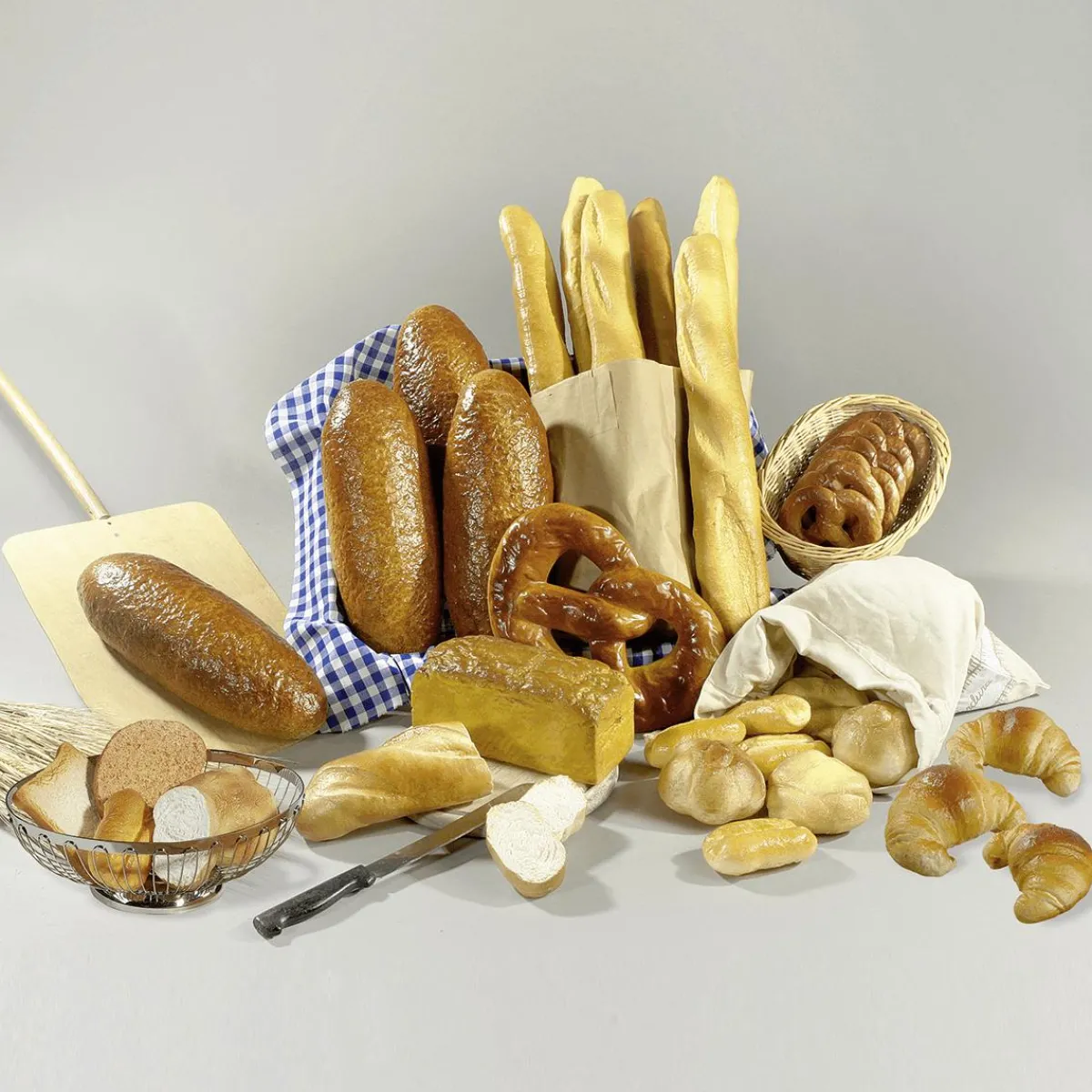 DecoWoerner Croissant Lebensmittel-Attrappe, 3 Stück braun