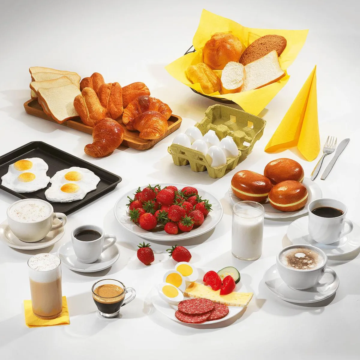 DecoWoerner Croissant Lebensmittel-Attrappe, 3 Stück braun