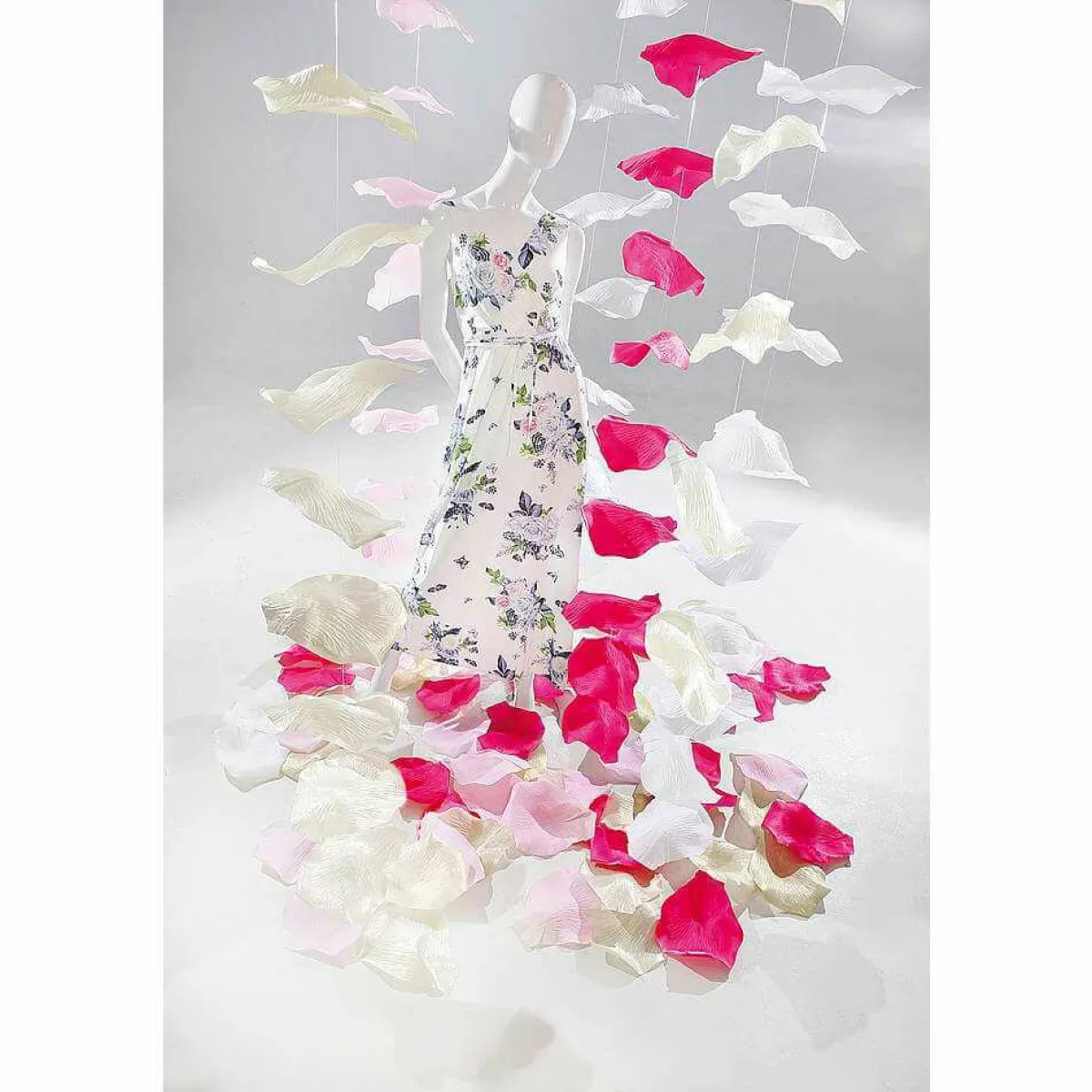 Discount DecoWoerner Deko Rosenblätter-Kette, Pack à 3 Stück rosa