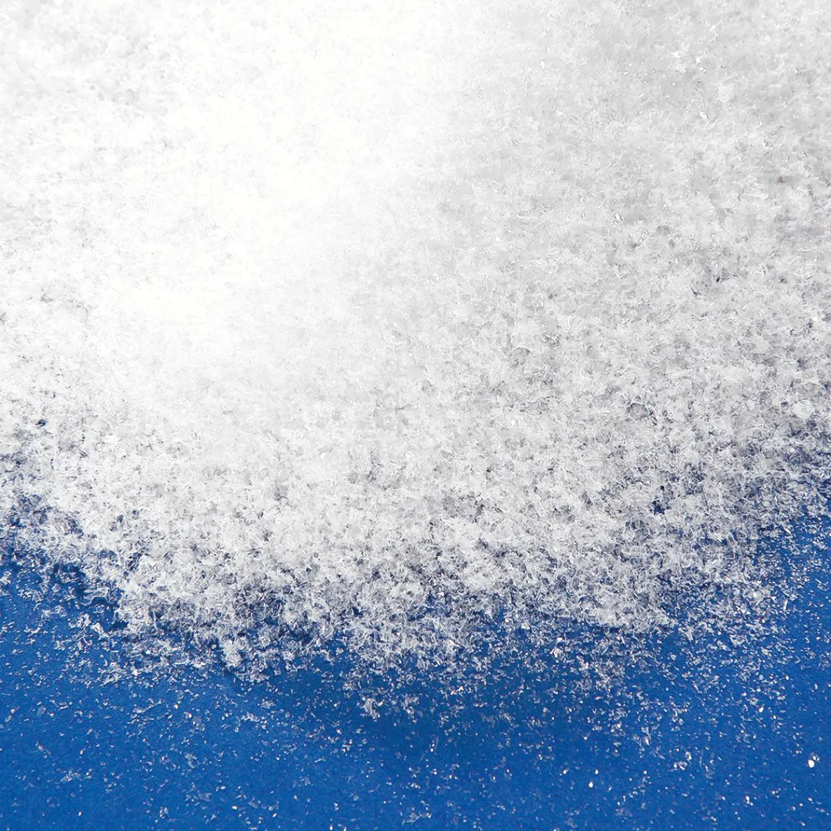 Discount DecoWoerner Deko-Kristallschnee, Schwer Entflammbar 140 G weiß
