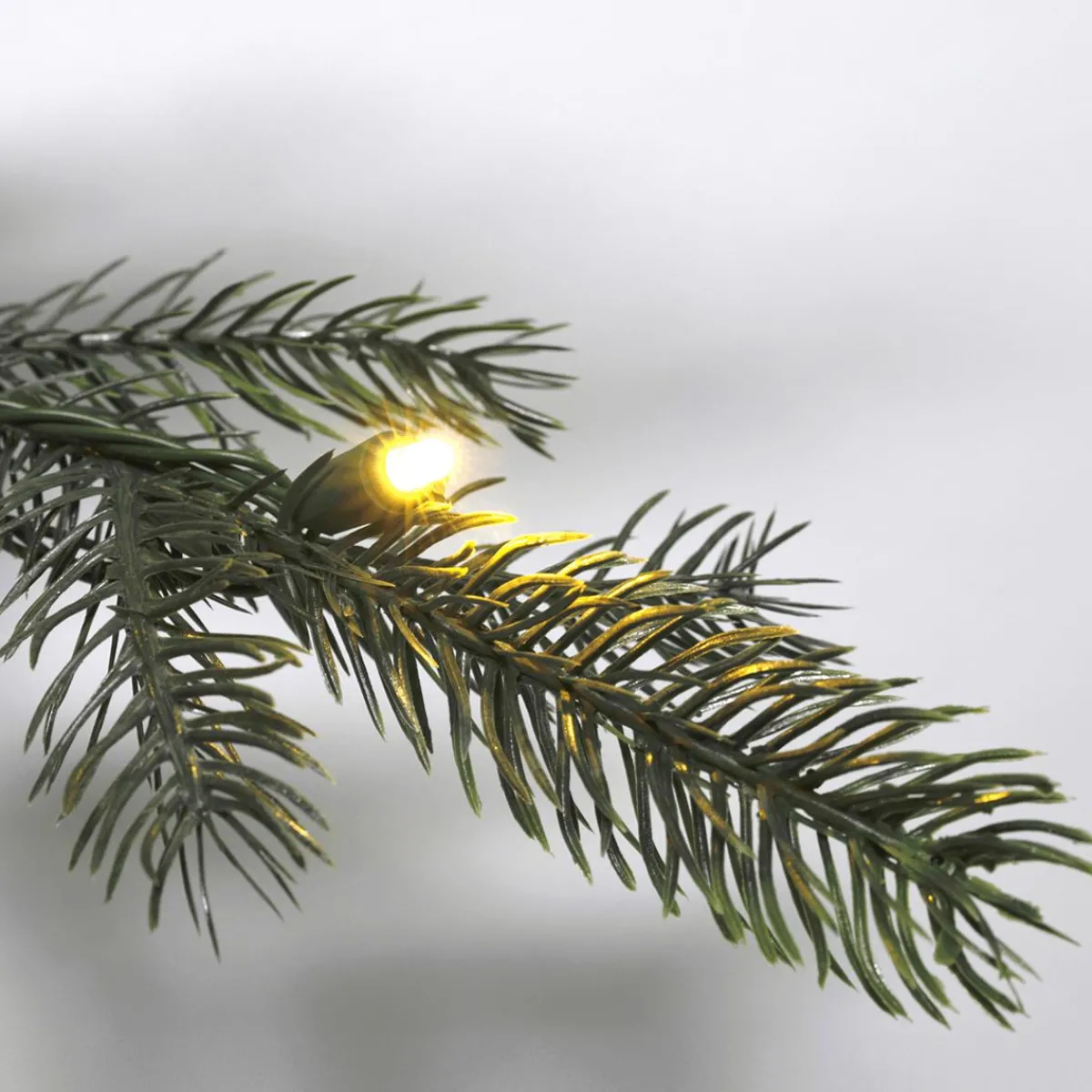 Clearance DecoWoerner Künstlicher Weihnachtsbaum Nordmanntanne Mit LED 150 Cm grün