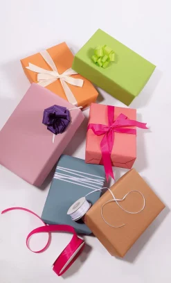 Outlet DecoWoerner Recycelte Geschenkpapier-Rolle, 50m, Blass grün