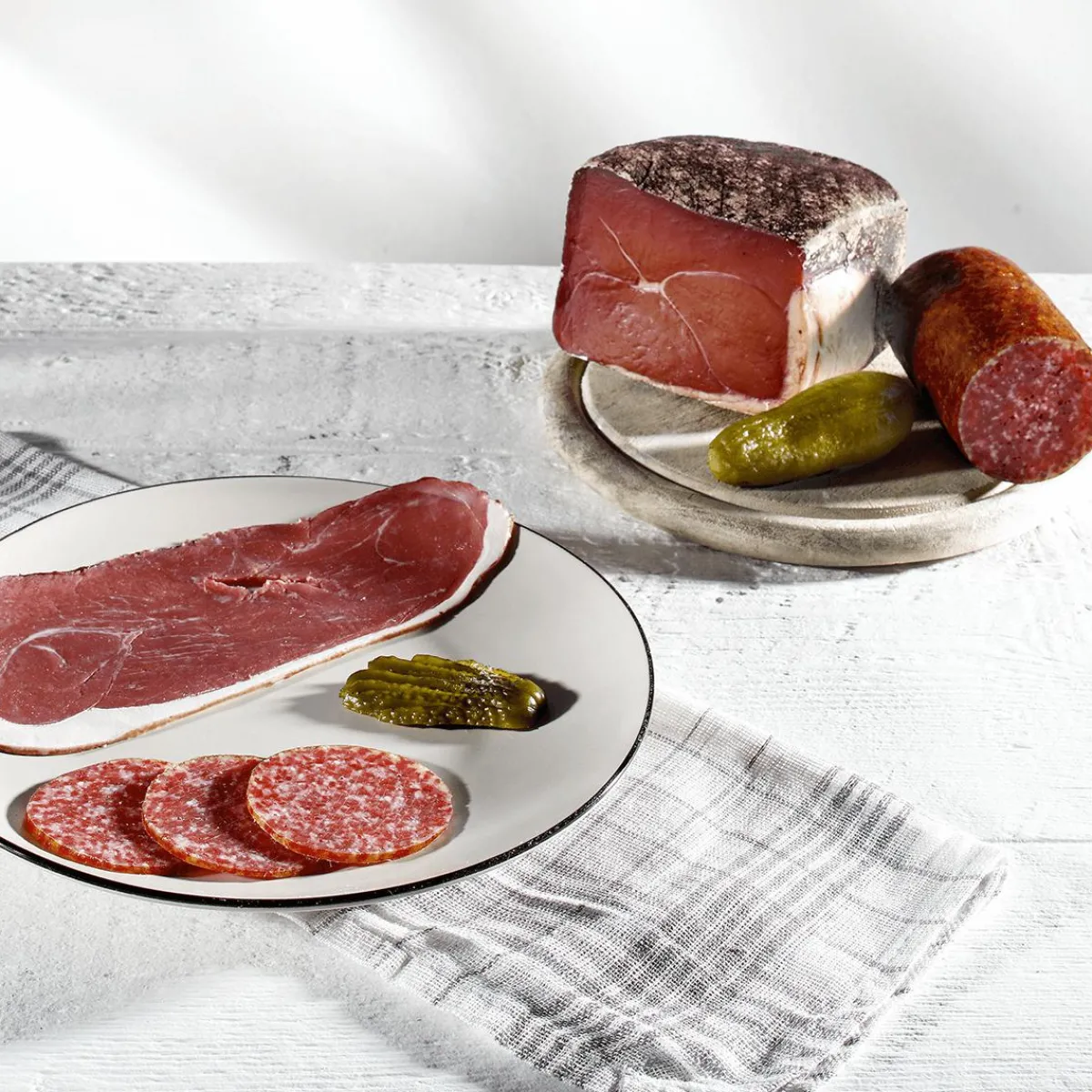 New DecoWoerner Salami Aufschnitt Lebensmittel-Attrappe, 3 Stück rot