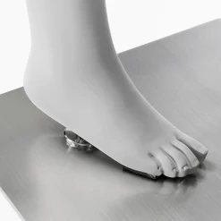 DecoWoerner Sport-Schaufensterpuppe Dame Athletin – Linkes Bein Ausgestellt Grau