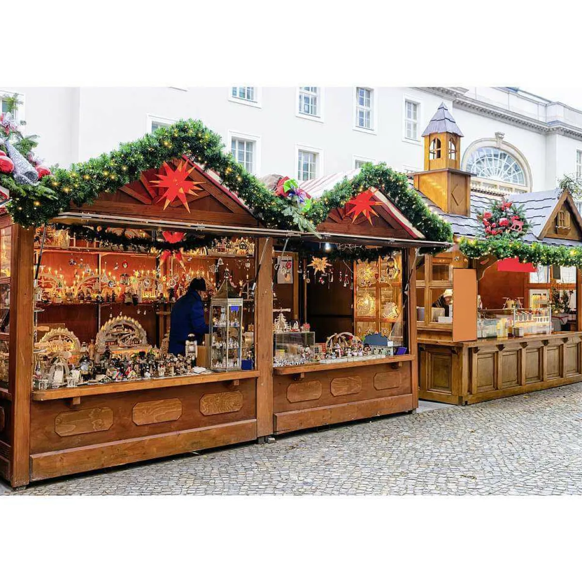 DecoWoerner Tannengirlande Deluxe Mit LED, 270 Cm, 30 Cm Ø grün